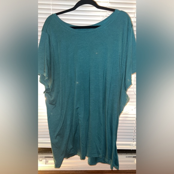 Classic Fit Torrid top - Picture 1 of 3
